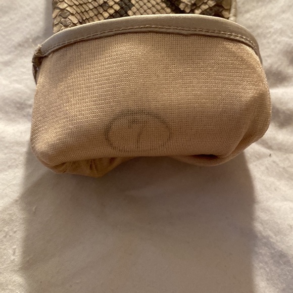 NEW SAKS FIFTH AVENUE genuine leather GLOVES w/silk lining sz 7 ITALY - Picture 5 of 10